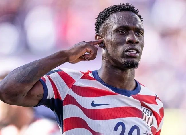 Kontroversi Kartu Merah Balogun: White House Bela Lobi Trump ke FIFA