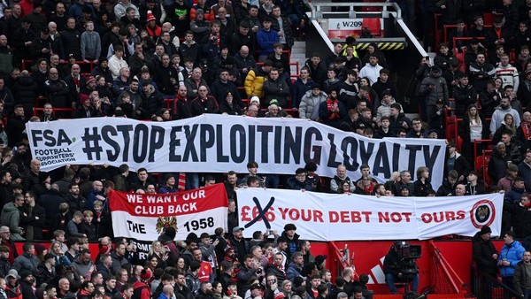 Protes Suporter MU: Penangguhan Tiket Musiman Dianggap Perlakukan Fans Sebagai Tersangka