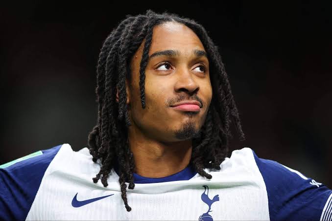 Djed Spence Kian Dekat ke Inter, Tottenham Siap Lepas